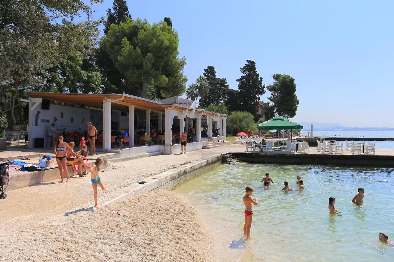 Apartments With A Parking Space Kastel Luksic, Kastela - 21073